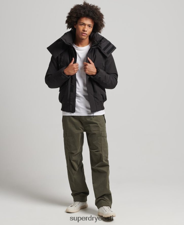 Superdry mehed ekspeditsiooni everest bomber polsterdatud jope B2LT44591 Riietus must