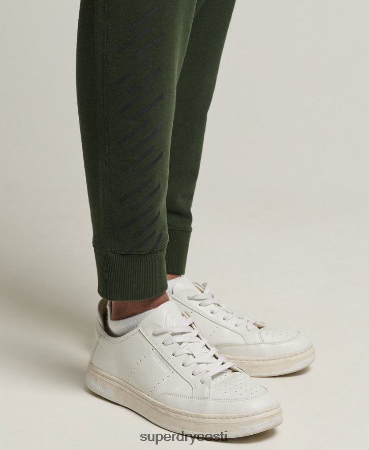 Superdry mehed koodi põhispordiga jooksjad B2LT46417 Riietus khaki