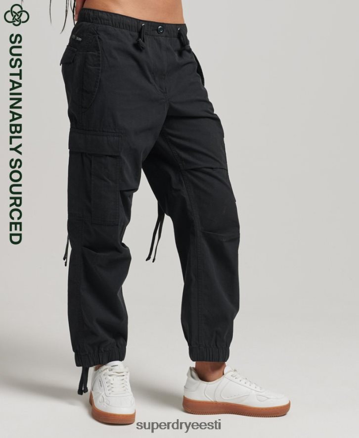 Superdry naised orgaanilisest puuvillast langevarjuga käepidemega püksid B2LT42604 Riietus must