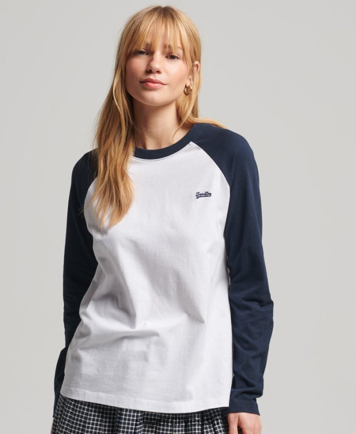 Superdry naised orgaanilisest puuvillast vintage pesapalli pikkade varrukatega topp B2LT46628 Riietus valge
